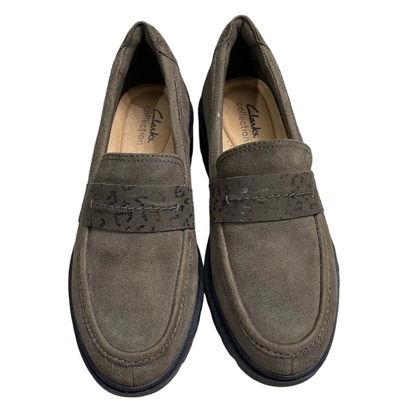 Clarks Women's Calla Ease Loafer Flat,color green olives,size 7 NEW - Picture 1 of 10